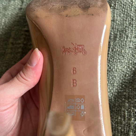 Coach Tan and Black Heels Elegant Design - Picture 3 of 4